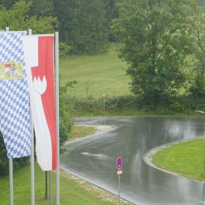 Fahnen vor dem Sportcamp