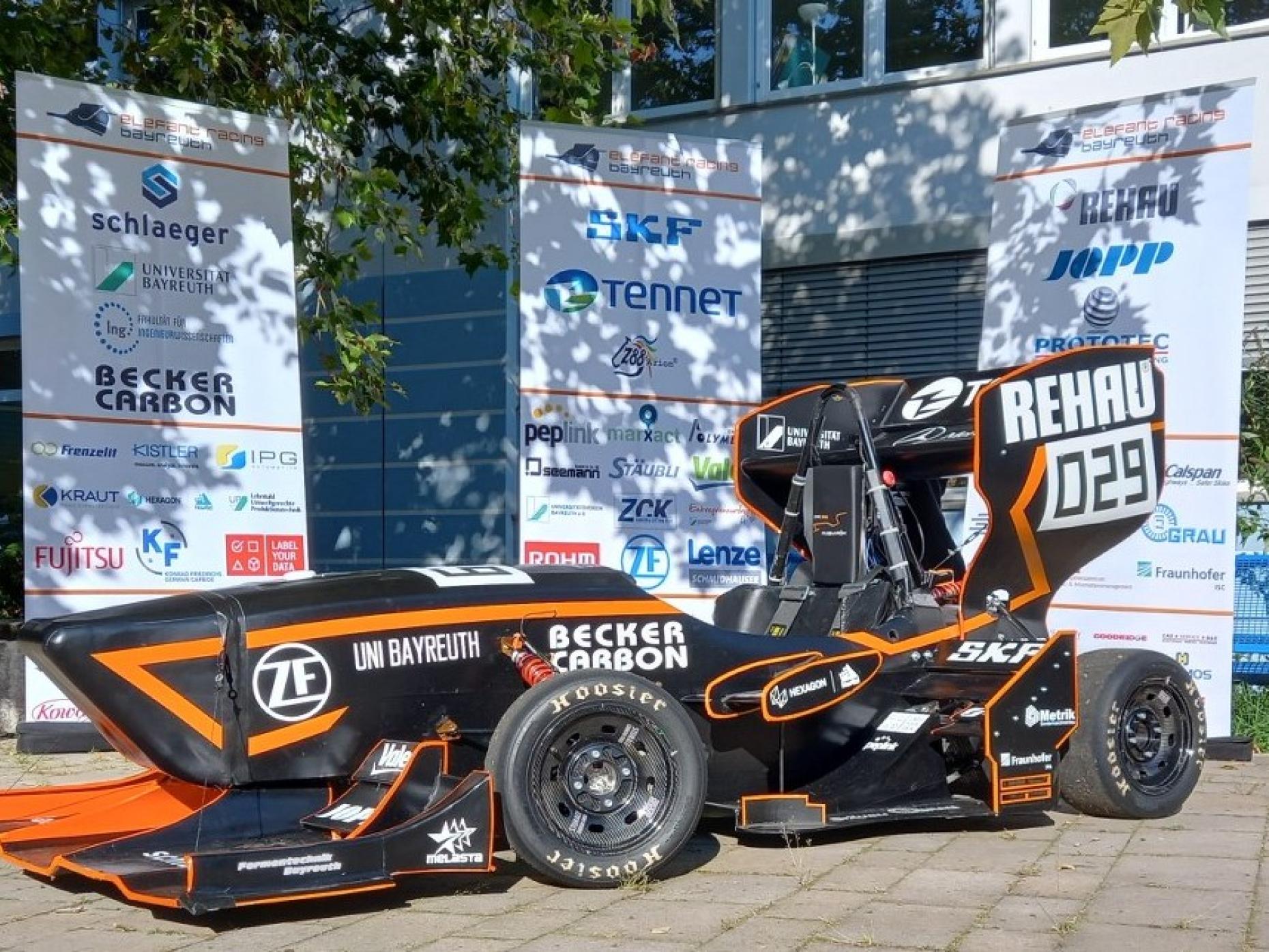 Rennauto am GCE